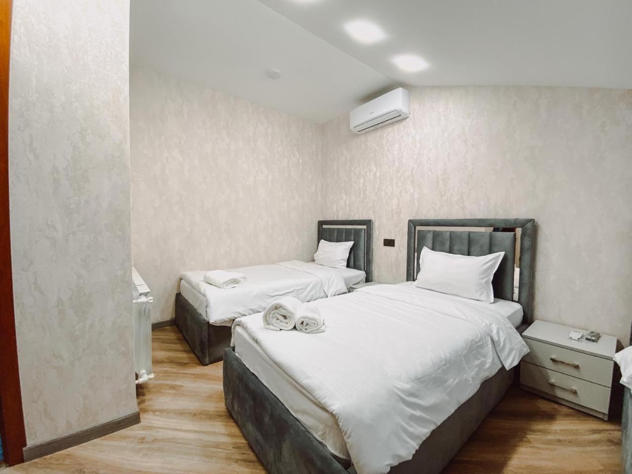 Royal Renaissance Hotel Yerevan Quarto foto