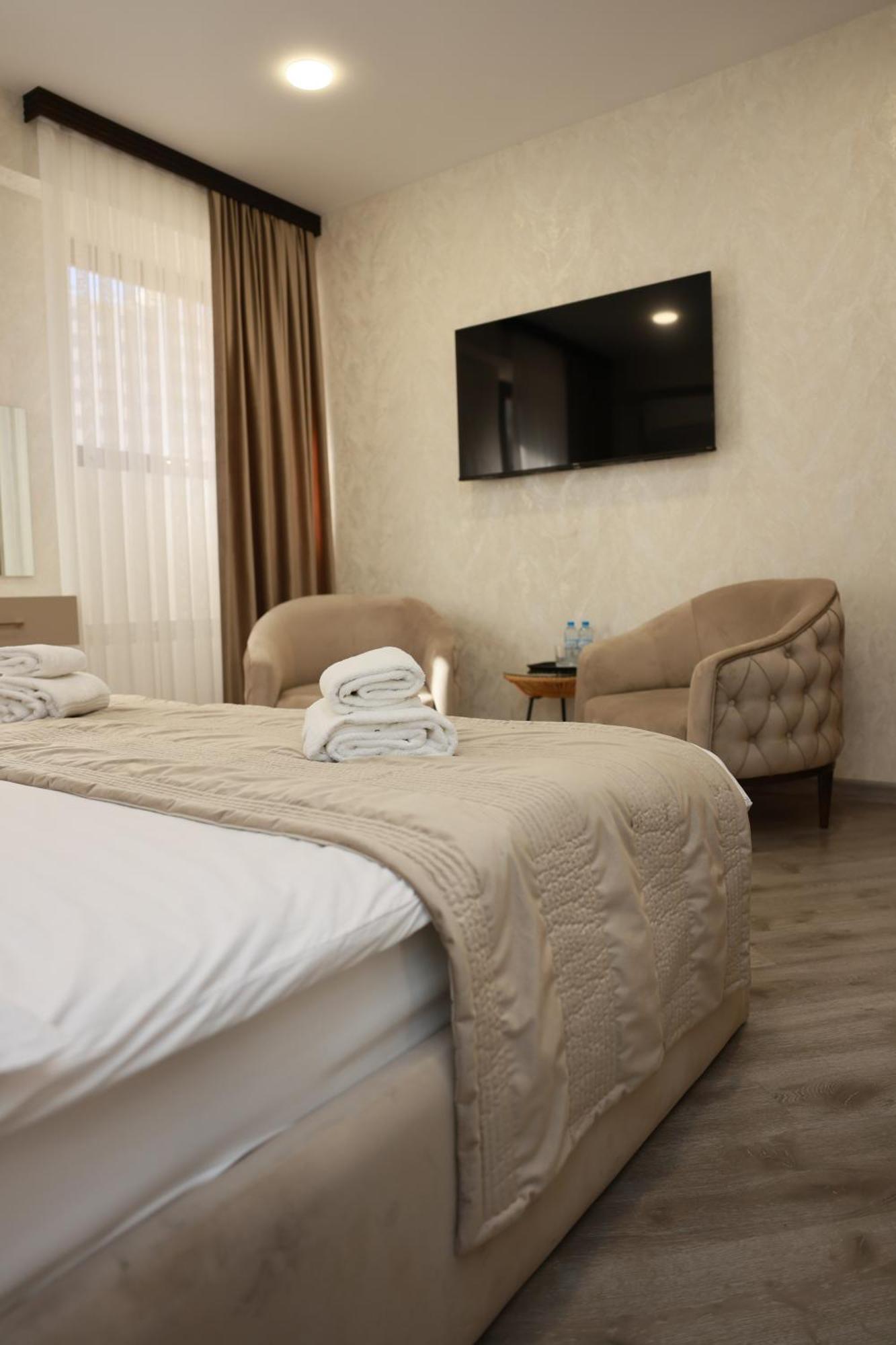 Royal Renaissance Hotel Yerevan Quarto foto