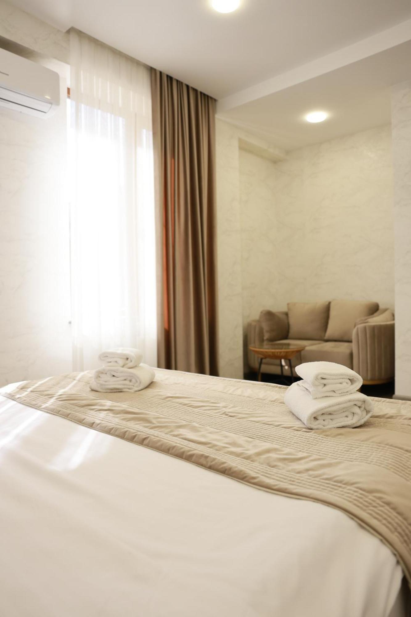 Royal Renaissance Hotel Yerevan Quarto foto